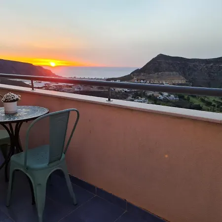 Sybarix Apartment: Precioso Con Vistas Al Golf Y El Mar La Envia