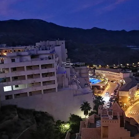 Sybarix Apartment: Precioso Con Vistas Al Golf Y El Mar La Envia